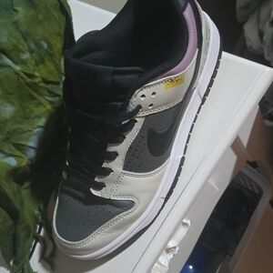 NIKE Black and Gray Women's Sneaker